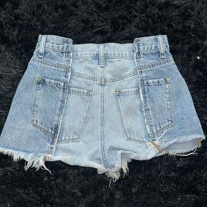 Buckle finds!! Shorts for this summer the perfect shape!! I love these but big